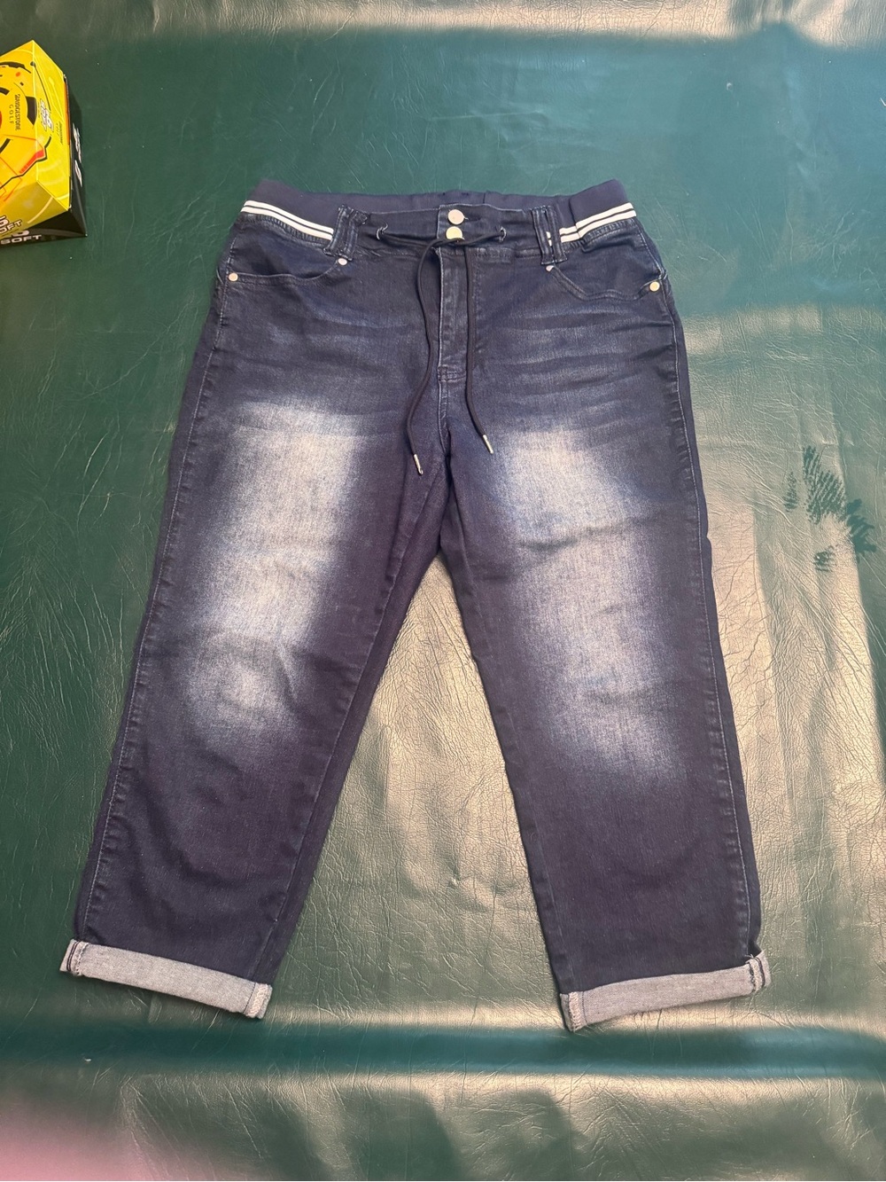 Flamingals two tone capris!